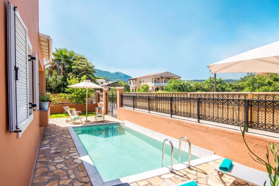 Villa Mandola image