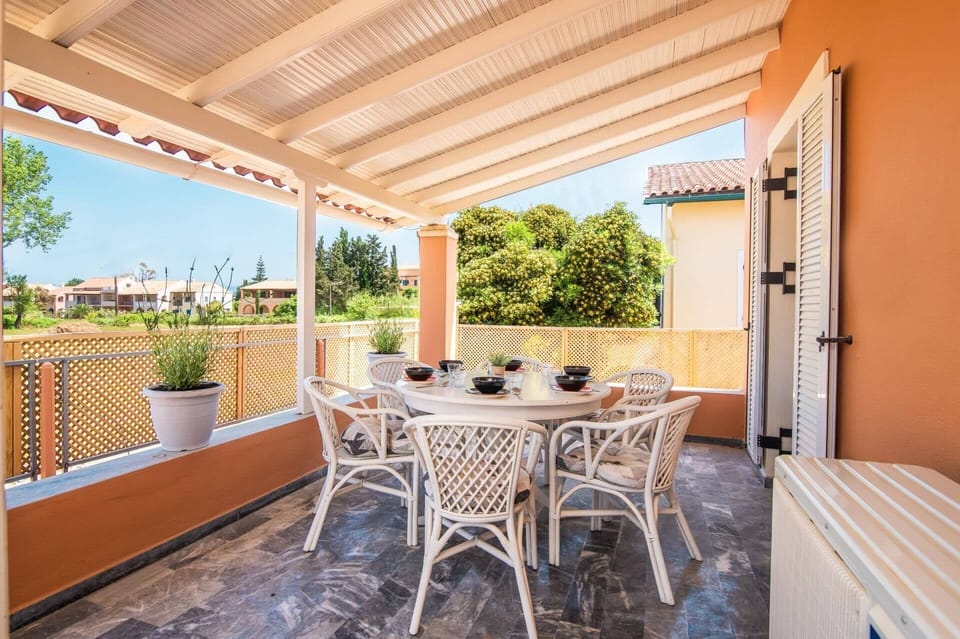 Villa Mandola image