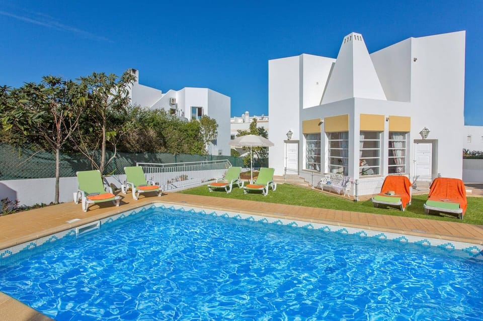 Villa Leonor image