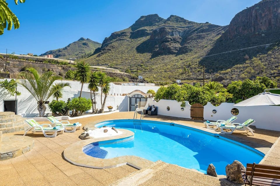 Villa Colmena image