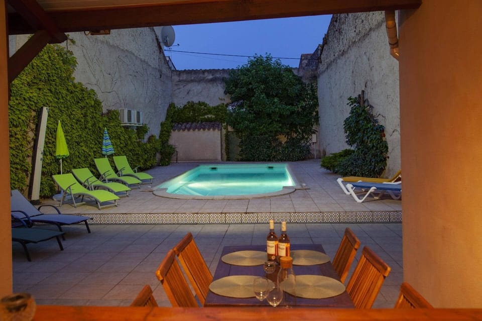 Villa De La Cloche image