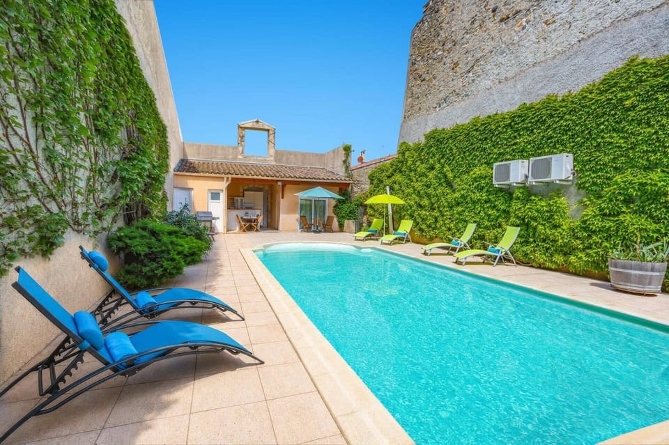 Villa De La Cloche image