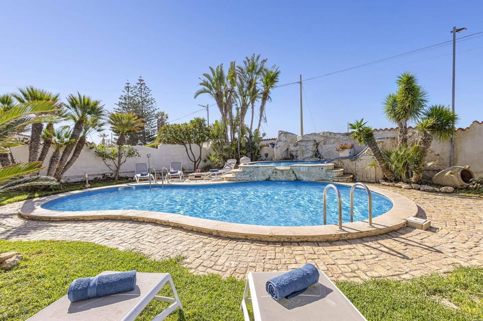 Villa Nautilus image