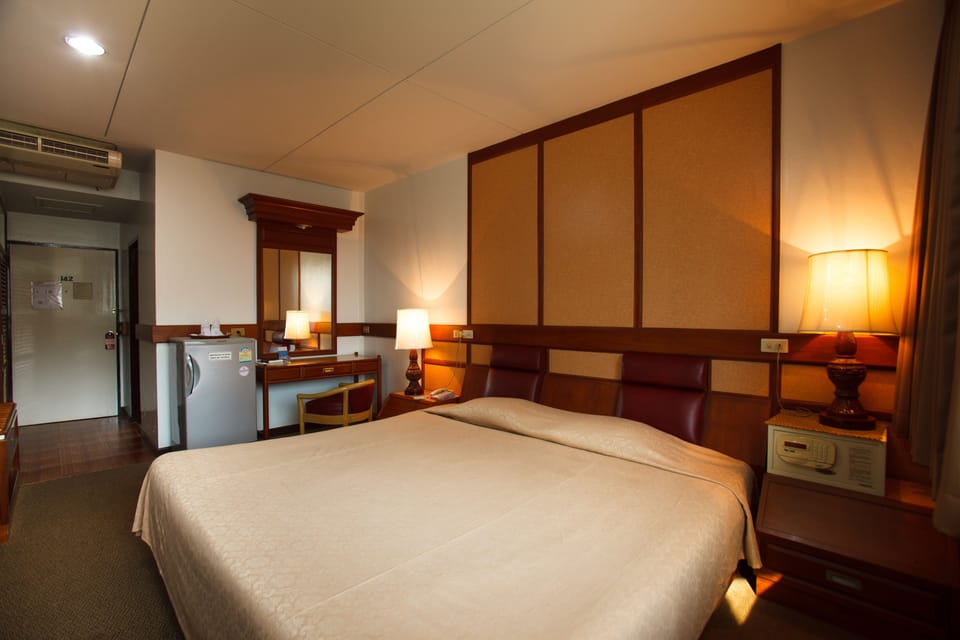 Standard Room | In-room safe, desk, blackout drapes, free WiFi