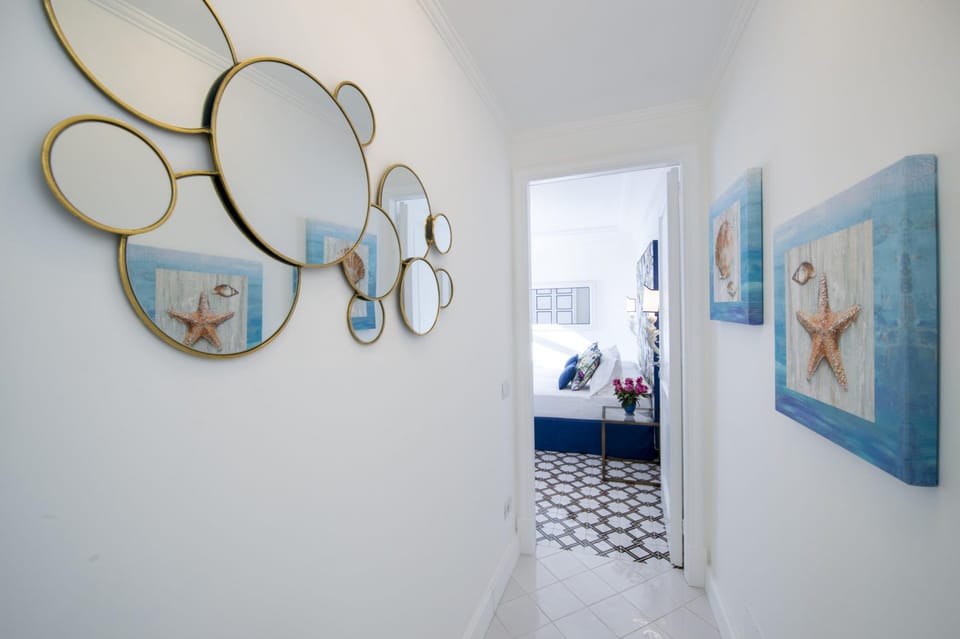 House | 3 bedrooms, desk