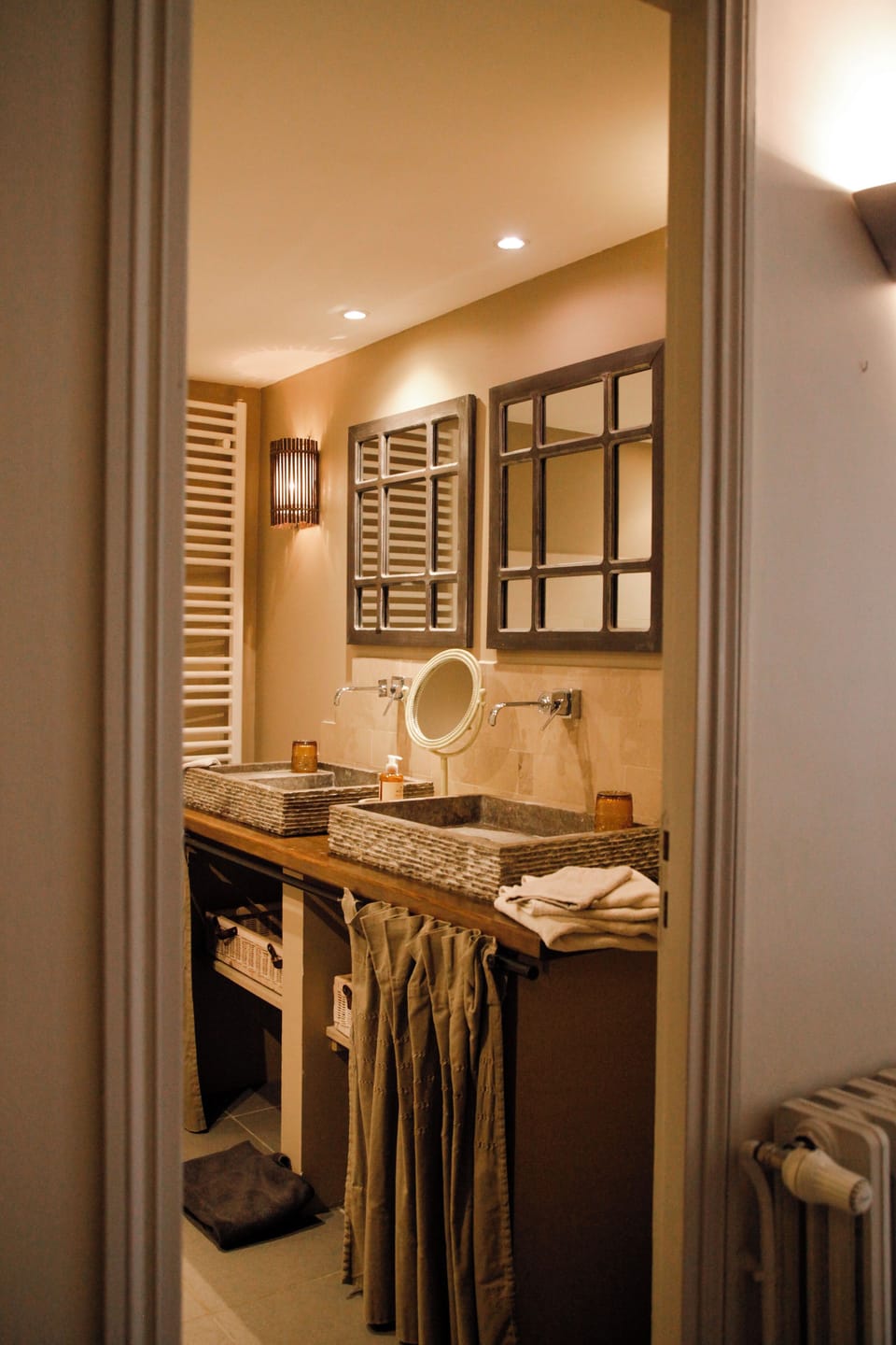 Superior Suite | Bathroom | Hair dryer, bathrobes, towels