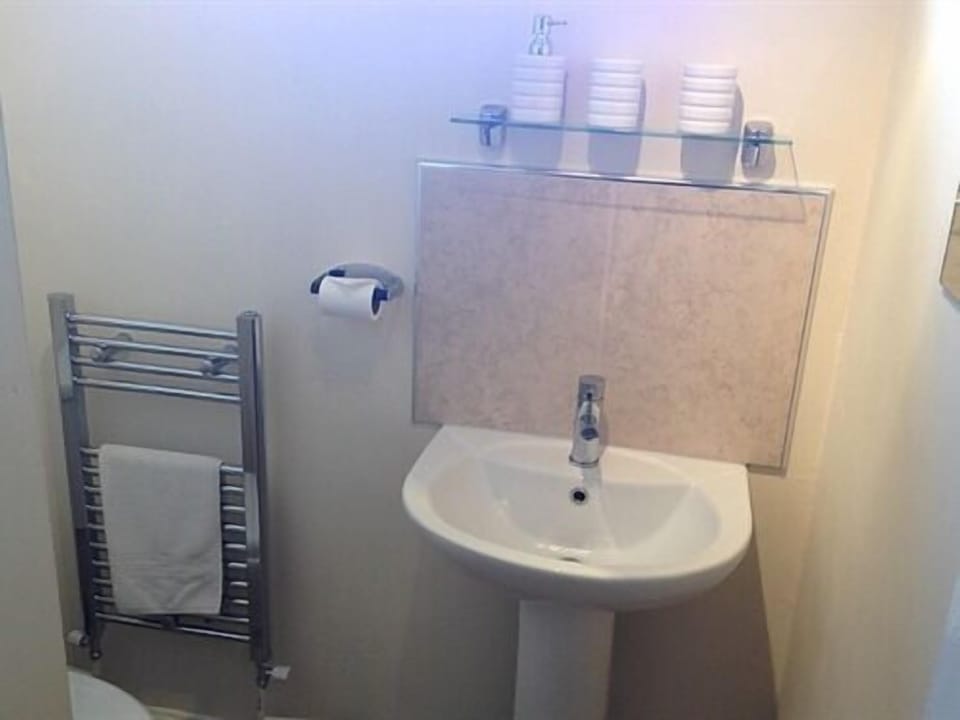 Standard Double Room, Ensuite | Bathroom