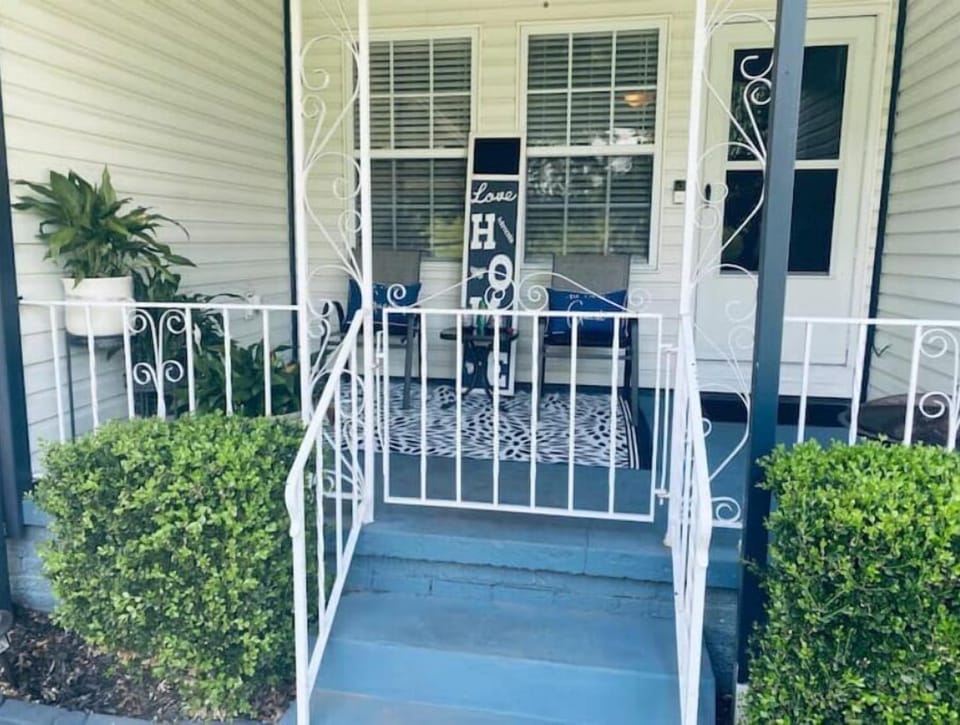 Covered Porch. Enjoy Relaxation