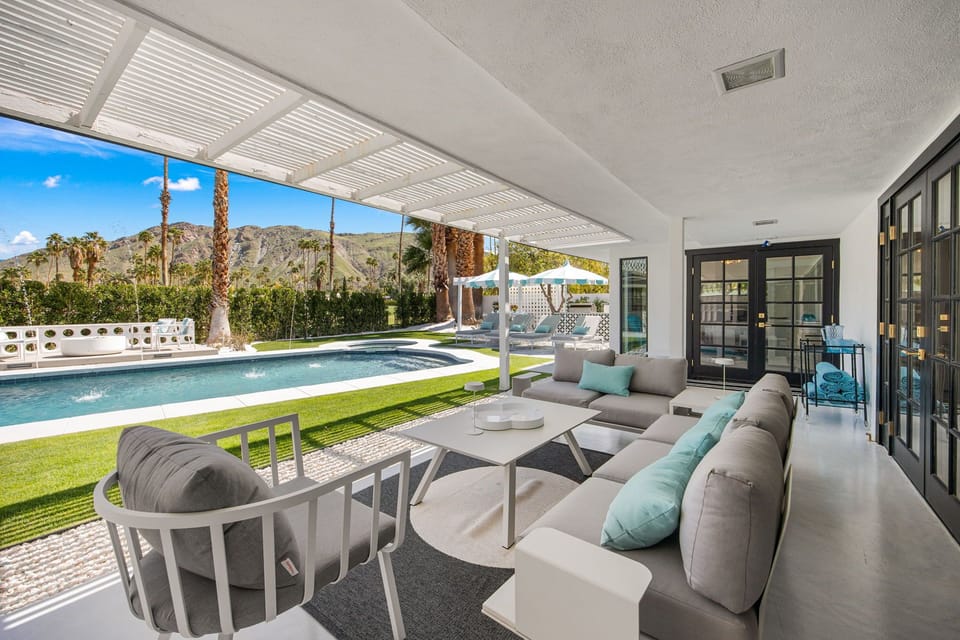 Comfortable Outdoor Lounging