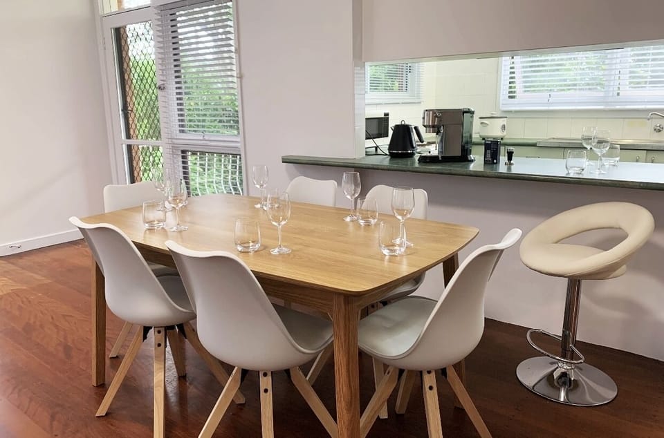 6-seat dining set 
