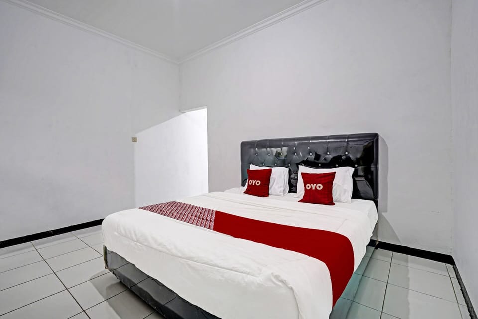 Standard Double Room | Desk, laptop workspace, free WiFi, bed sheets