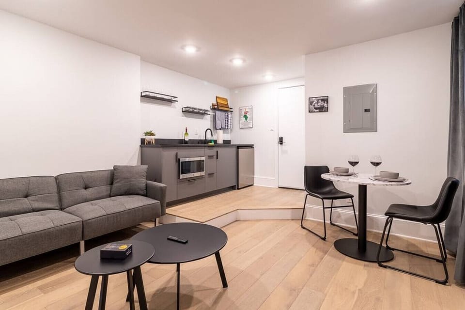 Bright Urban Escape with Modern Comfort