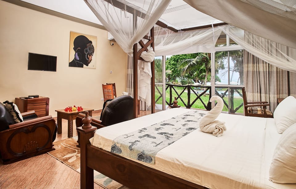 Superior Room | Premium bedding, in-room safe, desk, laptop workspace