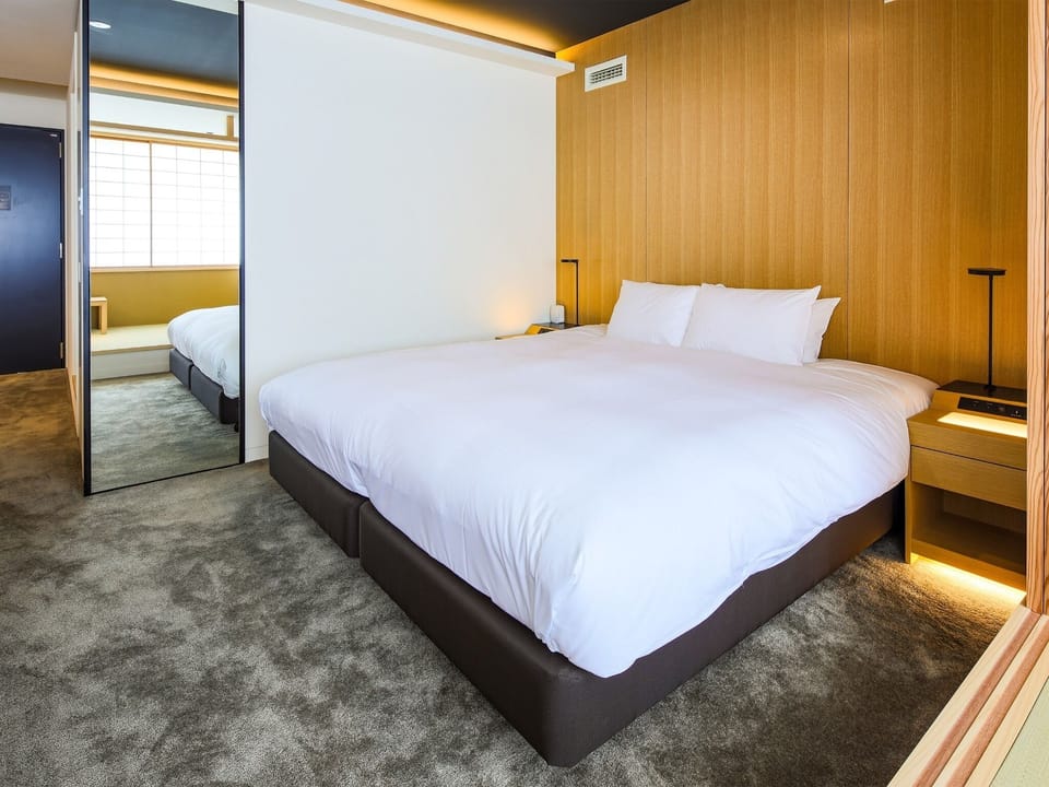 ・[Premium Suite King example] Imagine a wonderful journey from tomorrow on a 200 cm wide king size bed