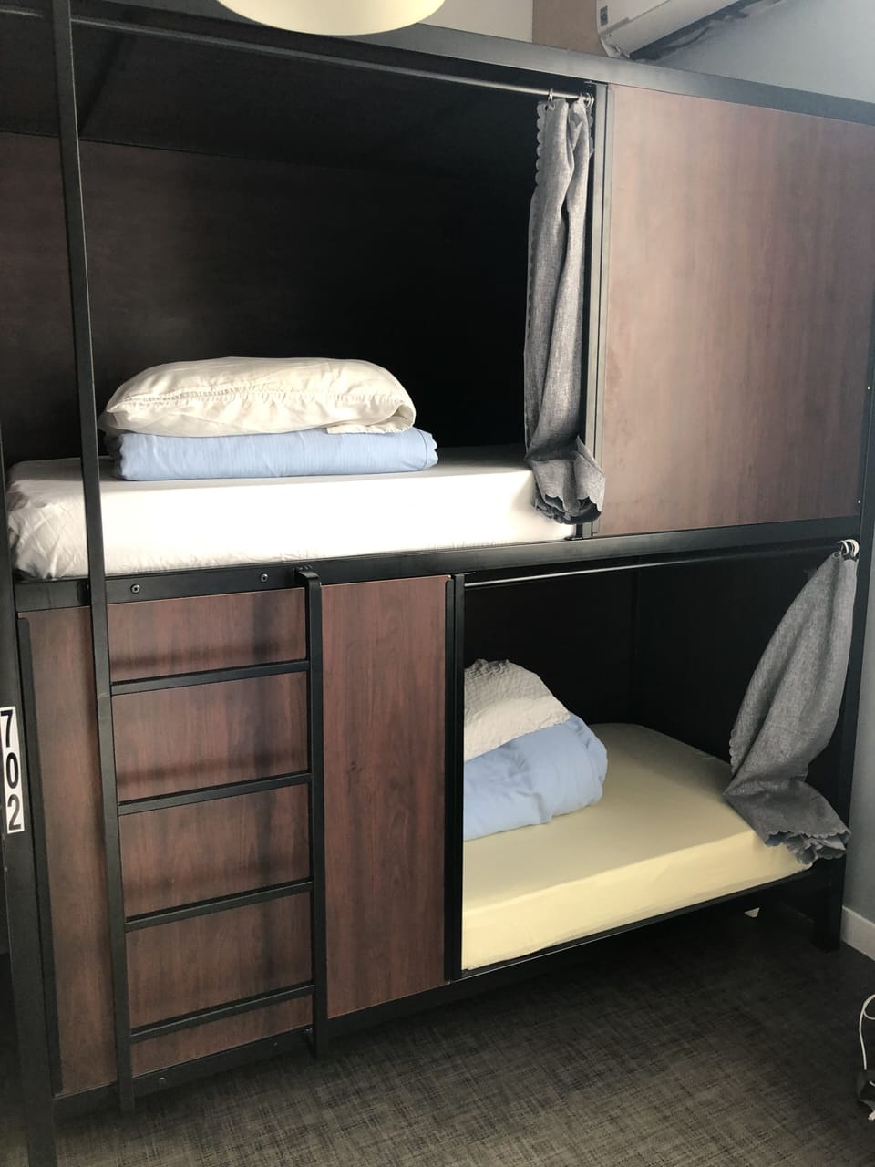 Free WiFi, bed sheets