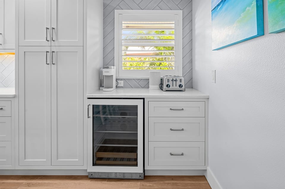 Light-filled breakfast nook for effortless mornings
