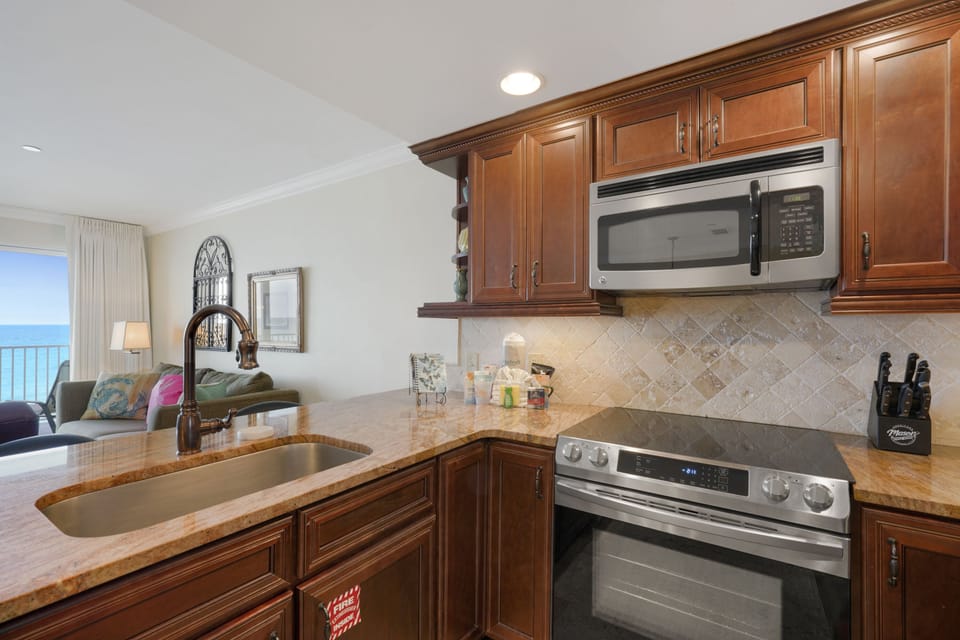 From morning pancakes to evening cocktails, every moment here adds to the memories of your Destin getaway.