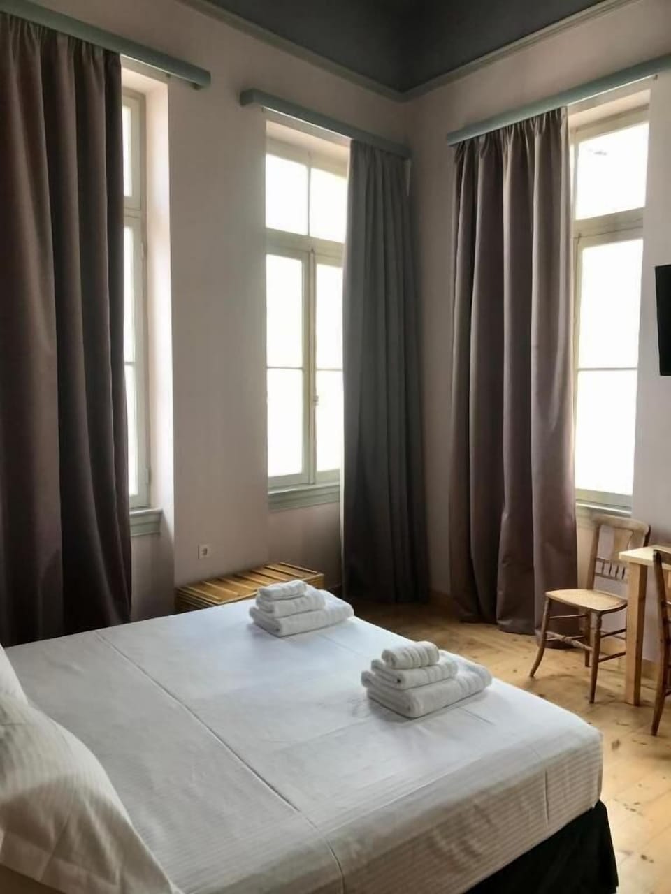 Egyptian cotton sheets, premium bedding, pillowtop beds, free minibar