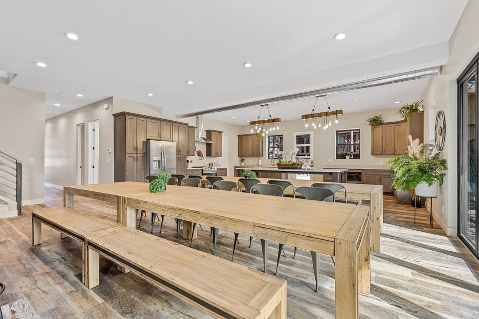 2 dining areas