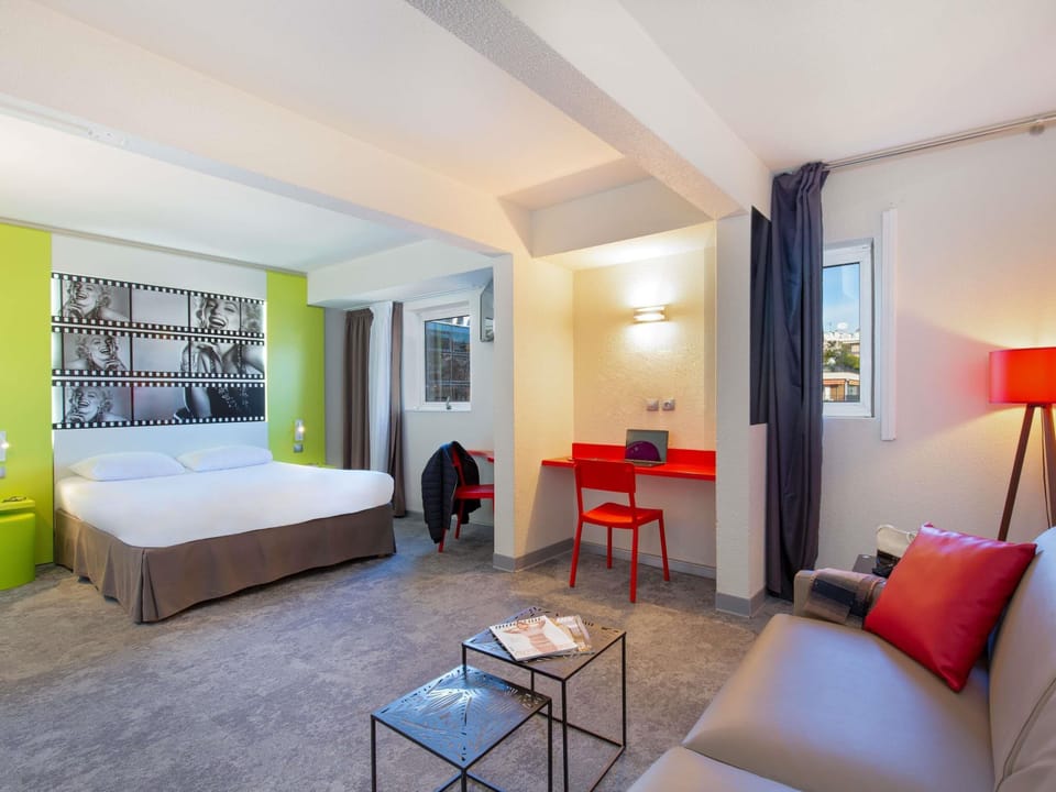 Standard Suite, Multiple Beds | Premium bedding, desk, soundproofing, iron/ironing board