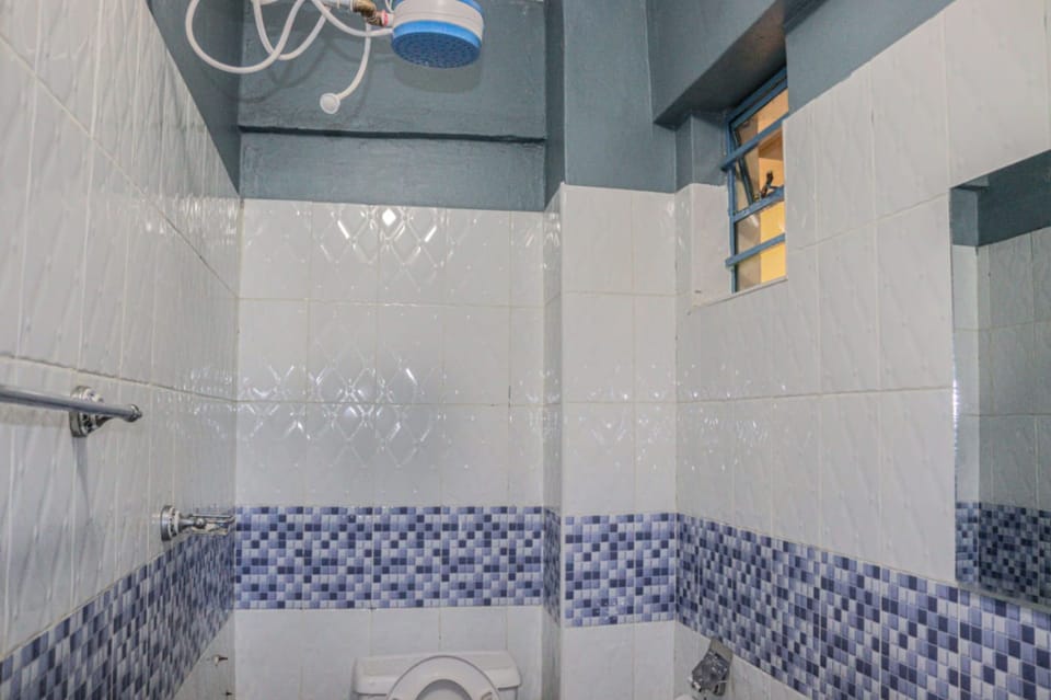 Deluxe Double Room | Bathroom | Shower, rainfall showerhead, free toiletries, bathrobes
