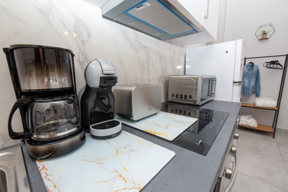 Deluxe Studio | Coffee and/or coffee maker