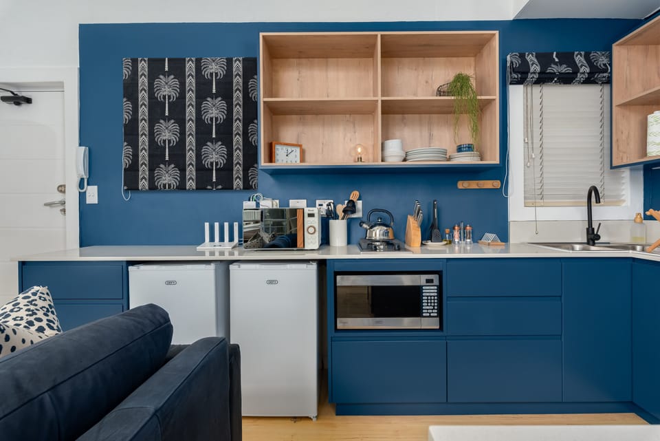 Grand Apartment | Private kitchen | Fridge, microwave, oven, stovetop