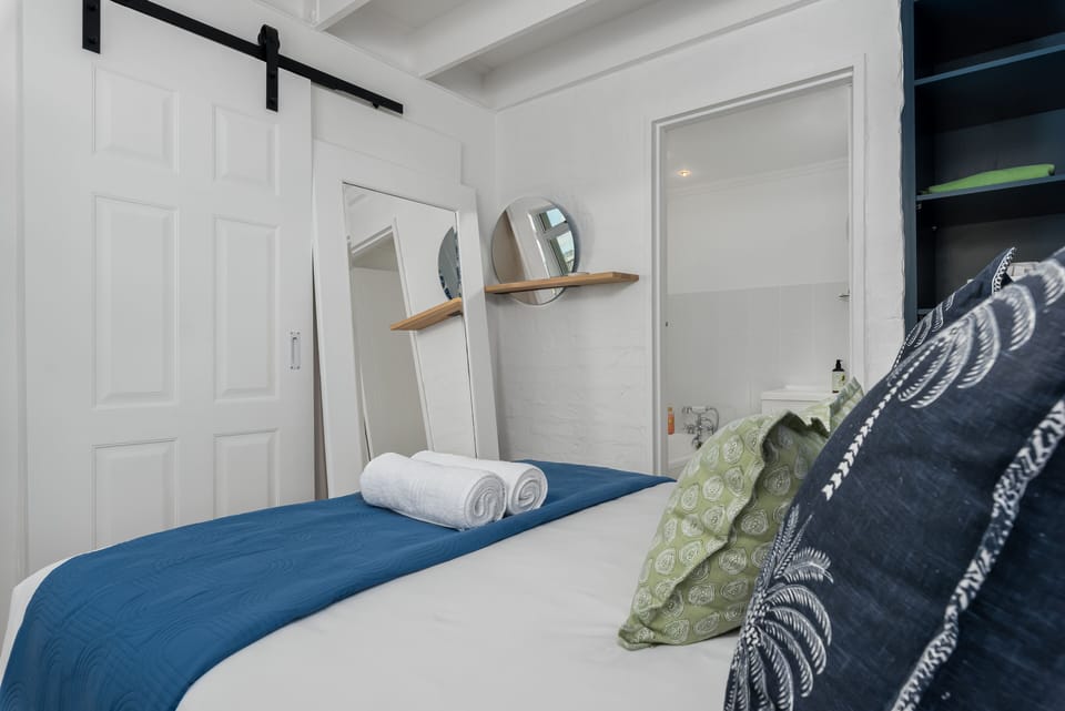 Grand Apartment | 2 bedrooms, in-room safe, laptop workspace, iron/ironing board