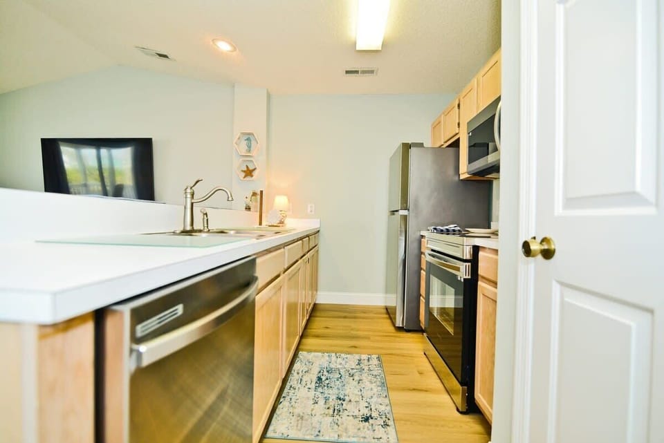 Full Kitchen with Keurig