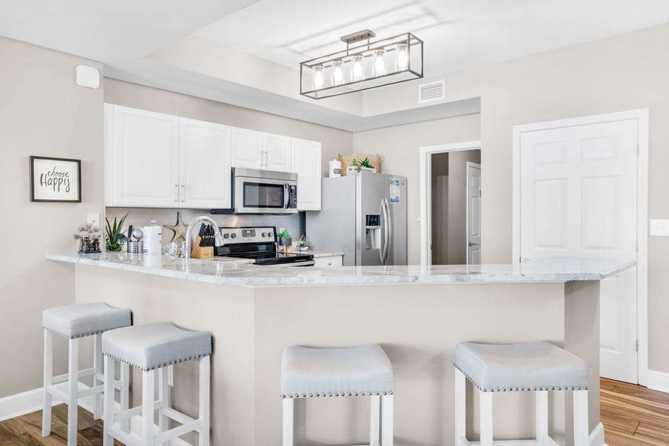 Eat-in bar seating