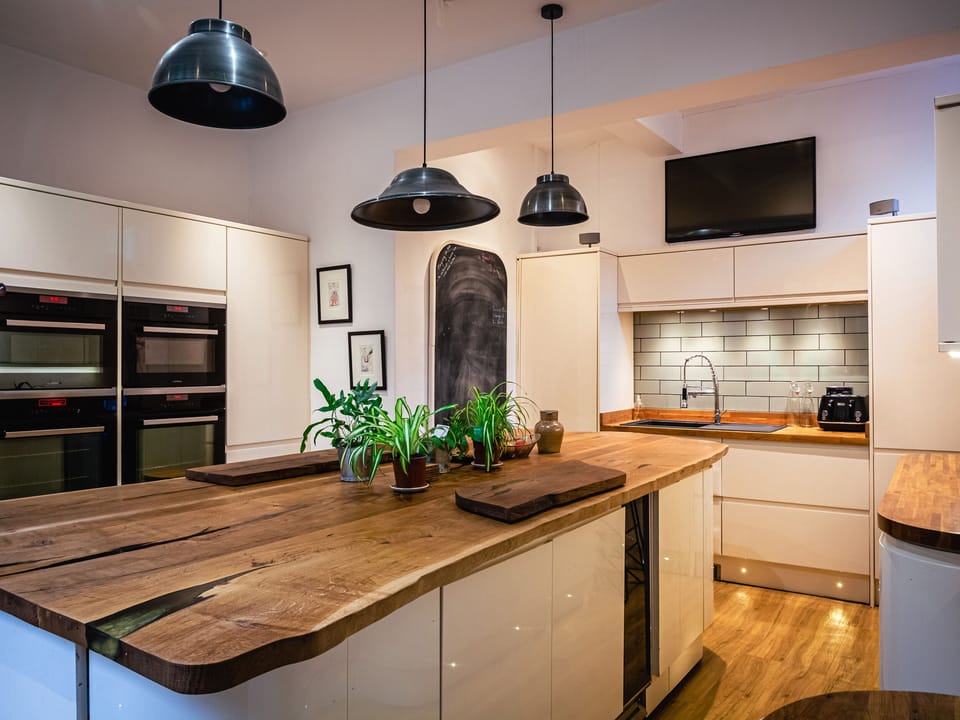 Fridge, dishwasher, electric kettle, toaster