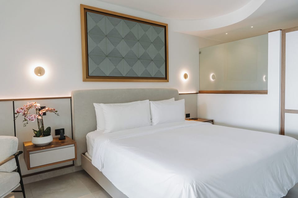 Lux Suite 2 Bedroom (Jungle View - Partial Beach View) | 1 bedroom, in-room safe, blackout drapes, iron/ironing board