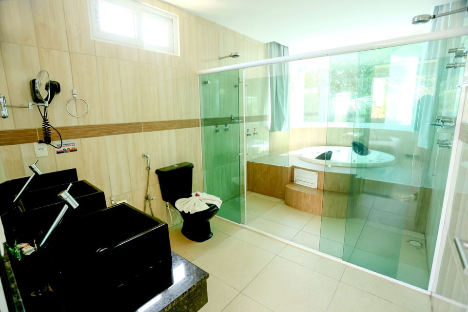 Premium Quadruple Room | Bathroom | Towels