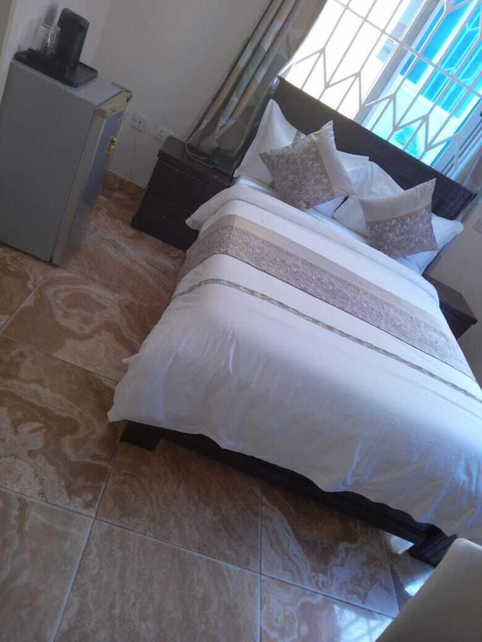 Standard Room, 1 Bedroom, Non Smoking | Desk, laptop workspace, WiFi (free), bed sheets