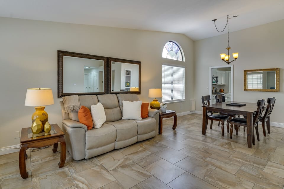 Sitting Room | Dining Area