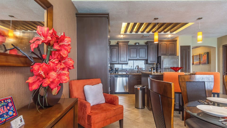 Modem kitchen with upscale appliances