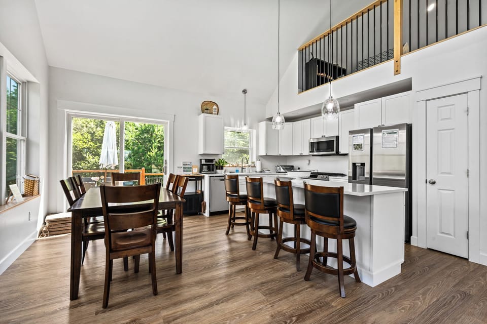 Kitchen Area - Sliding Doors to Deck
