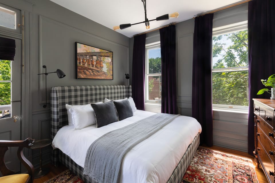 Superior Room, 1 King Bed, Non Smoking, Balcony | Premium bedding, free WiFi, bed sheets
