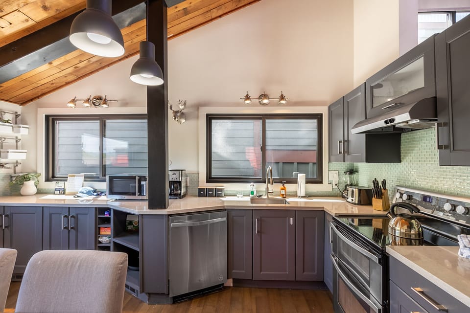Fully equipped kitchen.