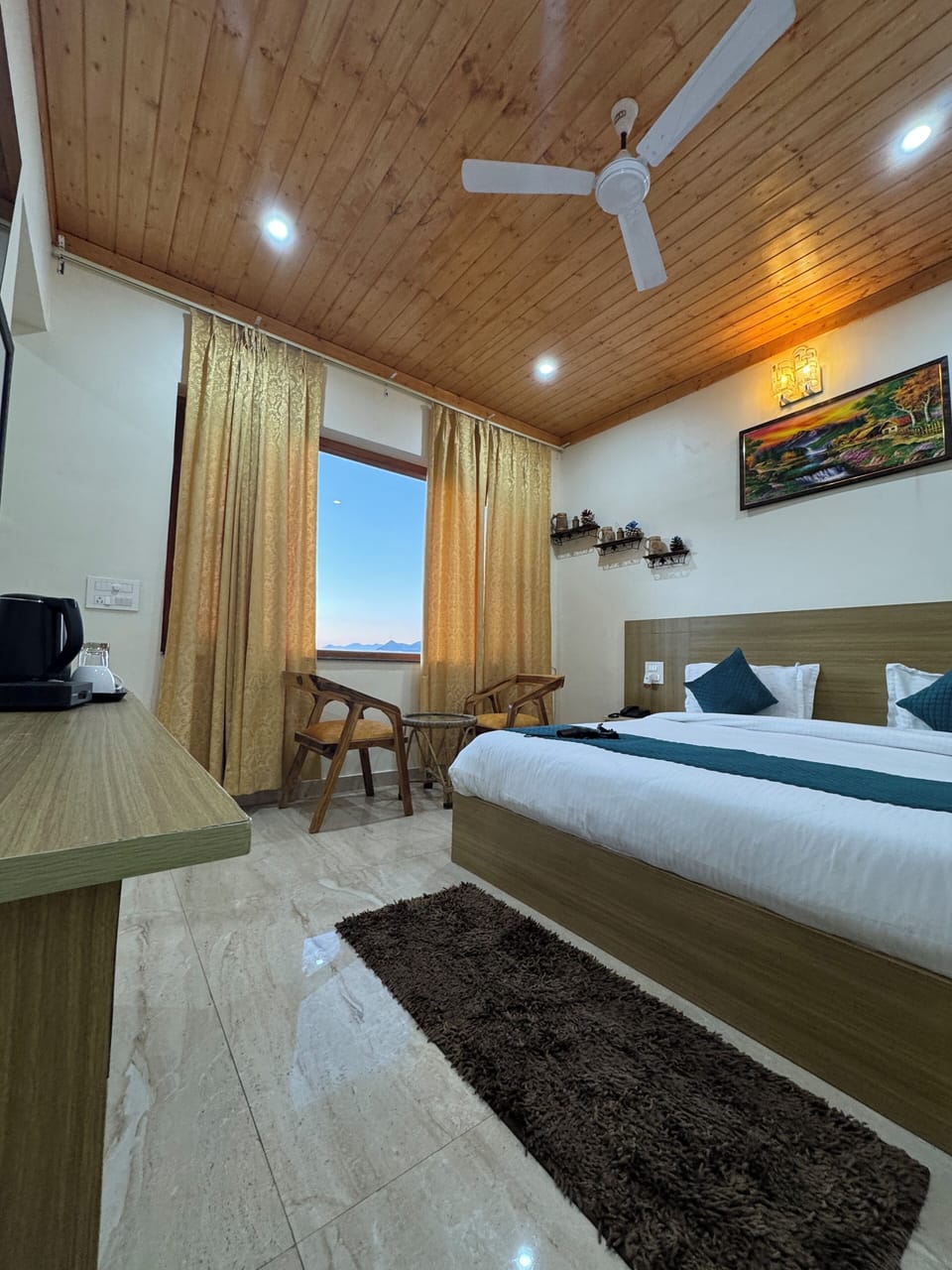 Valley View | 1 bedroom, individually decorated, individually furnished