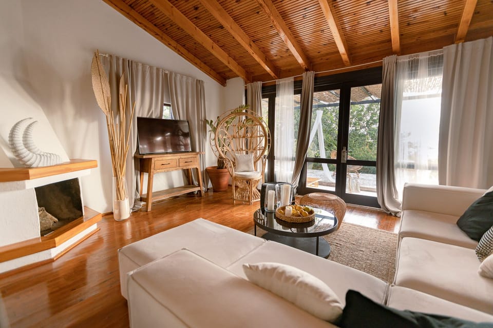 Exclusive Duplex | Living area | LED TV