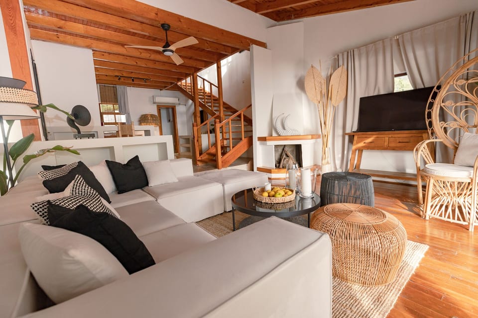 Exclusive Duplex | Living area | LED TV