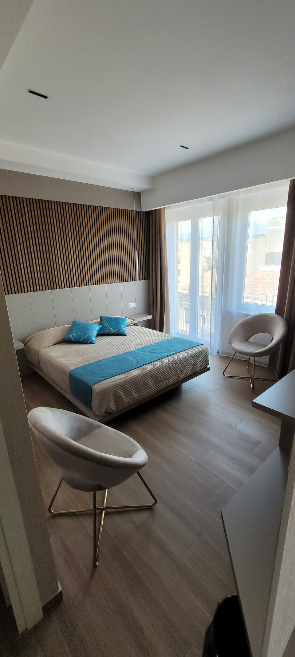 In-room safe, individually furnished, desk, soundproofing