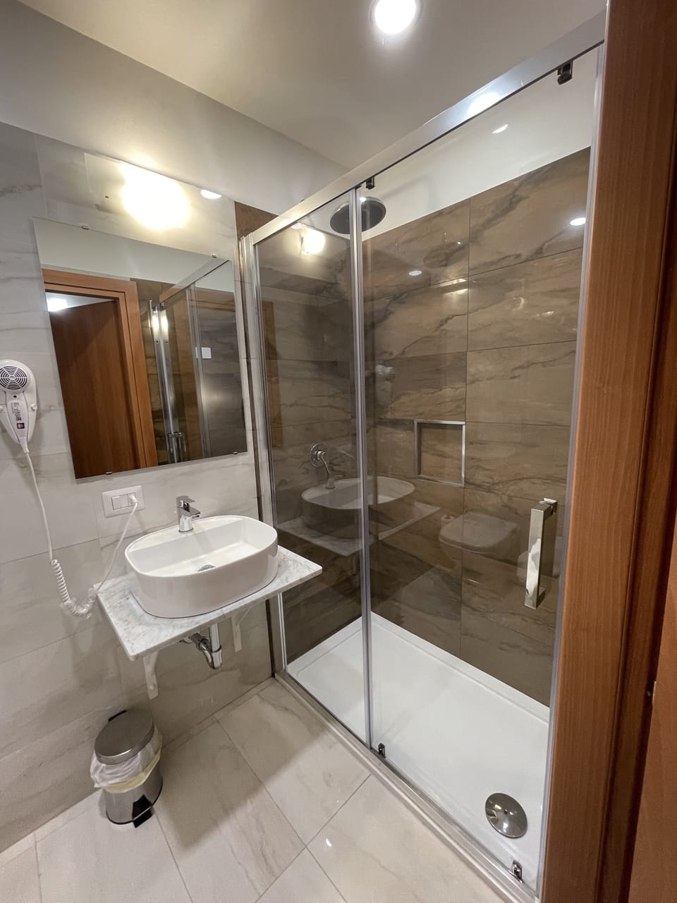 Family Room, Multiple Beds, Ensuite, City View | Bathroom | Shower, rainfall showerhead, free toiletries, hair dryer