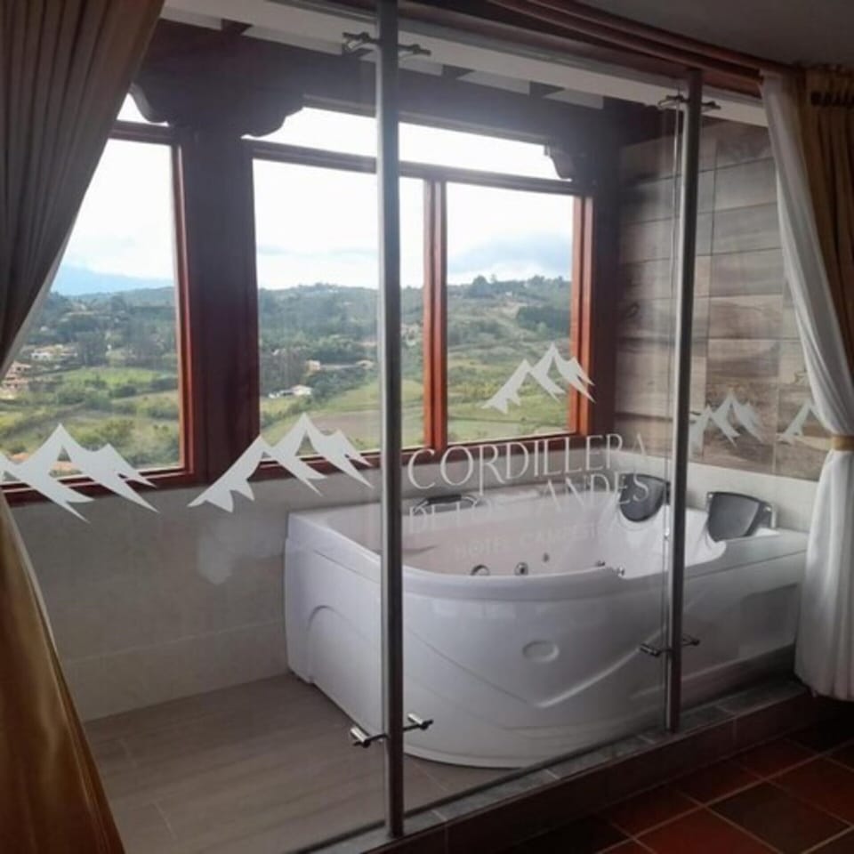 Suite | Private spa tub