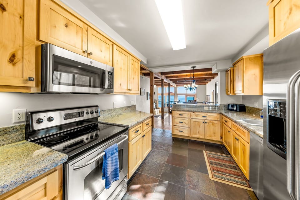 Full Kitchen