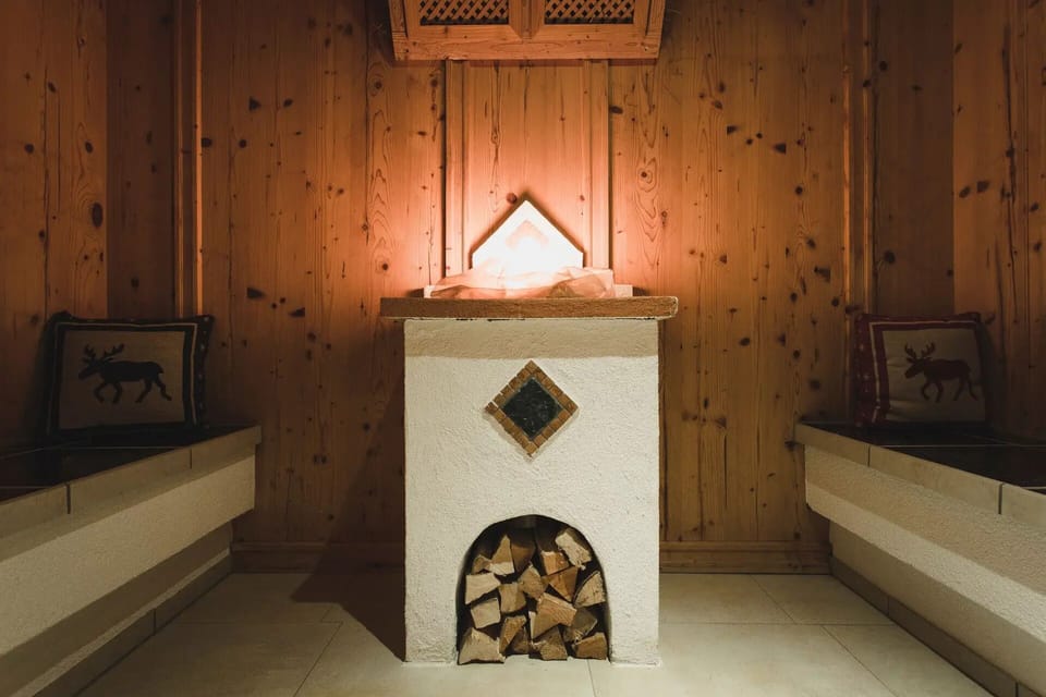 Sauna, steam room, 1 treatment room, massages