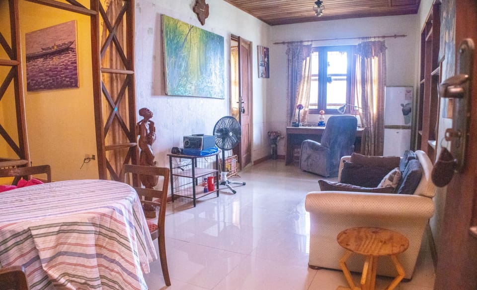 Executive Suite, 2 Bedrooms | Living area | 32-inch LED TV with digital channels