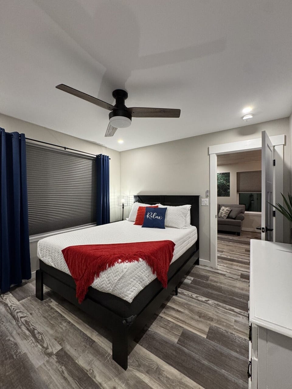 queen bedroom #2