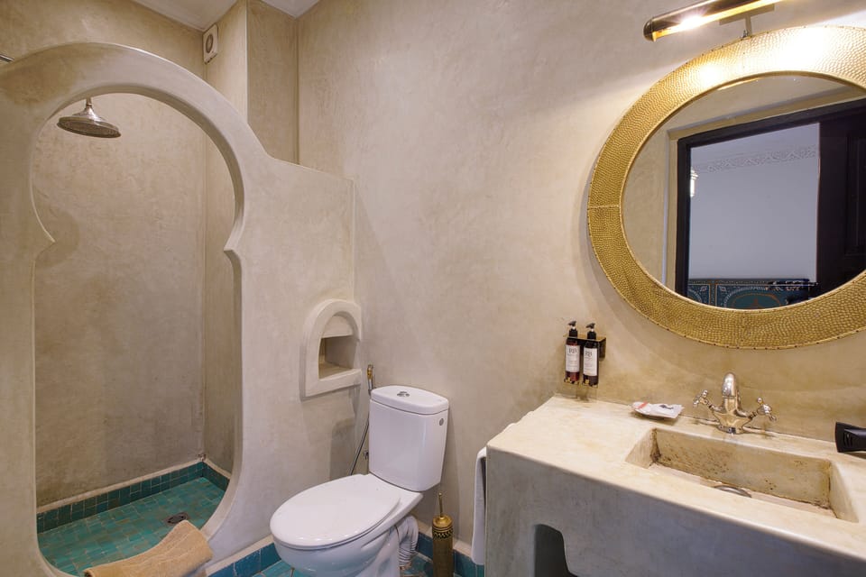 Standard Double Room | Bathroom | Hair dryer, slippers, towels, soap